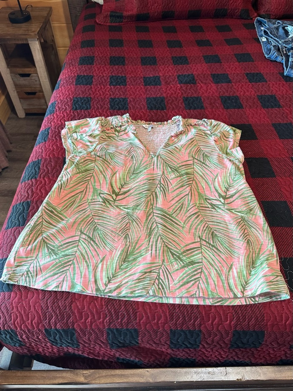 crown & ivy Pink and Green Palm-Print Short Sleeve Blouse
